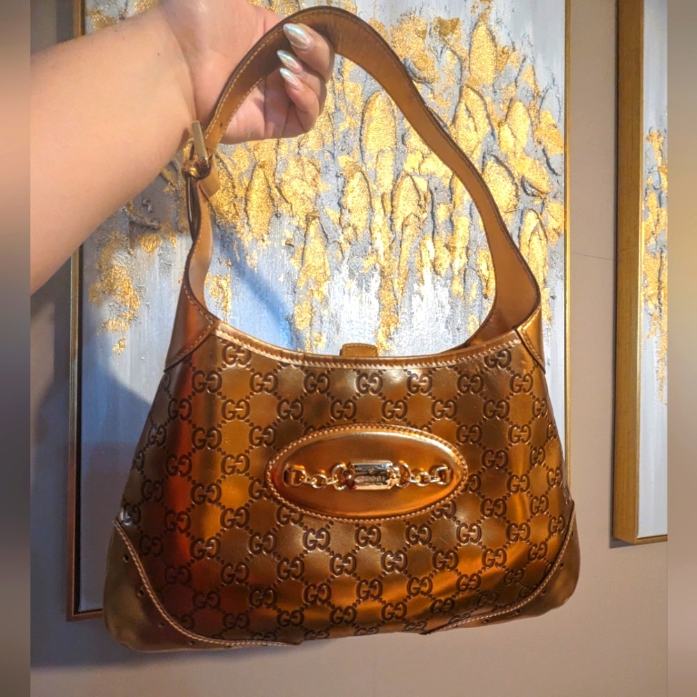 Gold Metallic Gucci Shoulder bag